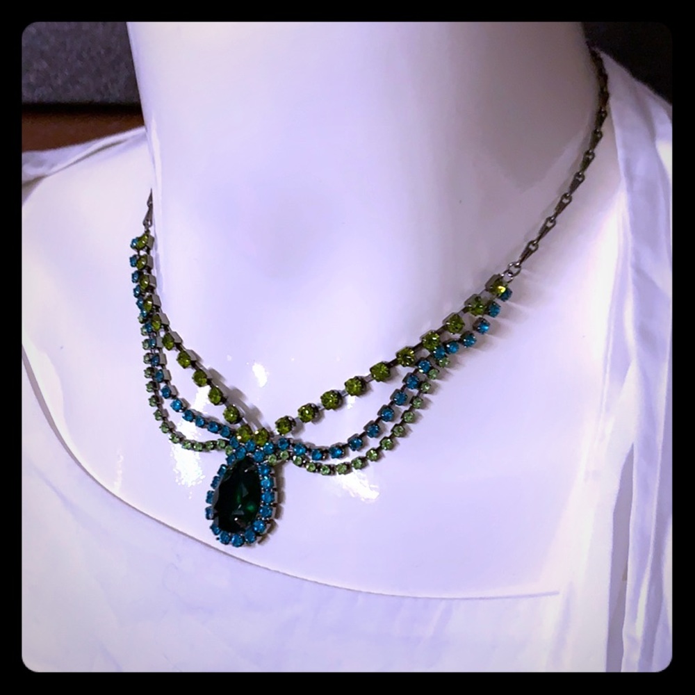 Green rhinestone necklace